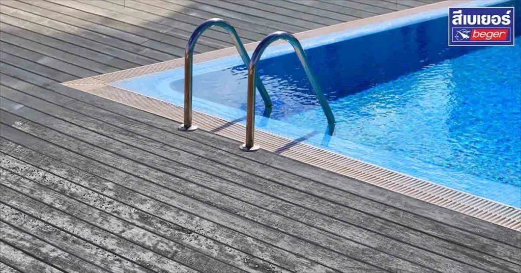 ปัญหาพื้นไม้รอบสระน้ำฟิล์มสีลอกล่อน (Pool Wood Deck Peeling Off) – สาเหตุ วิธีแก้ และการป้องกันอย่างถูกวิธี